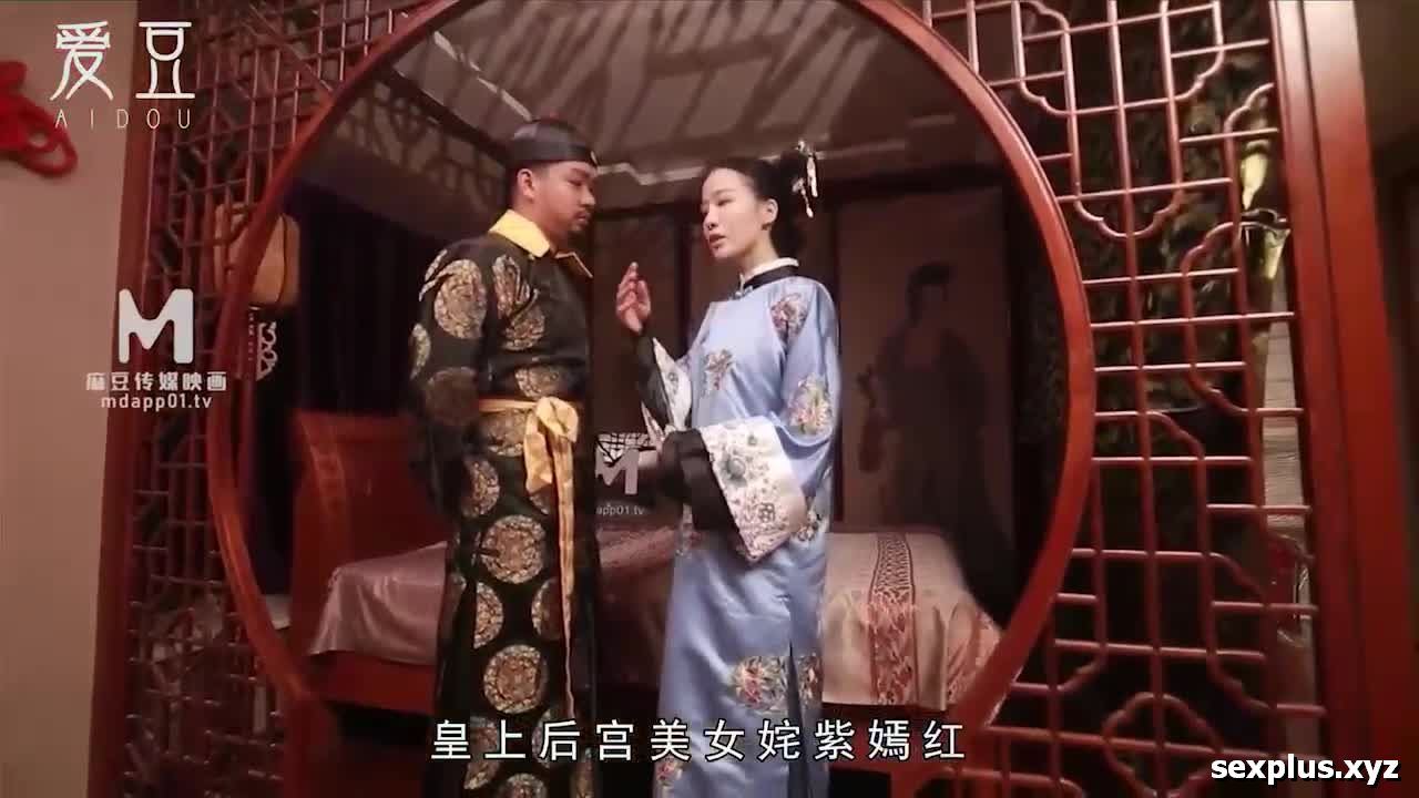 Hoàng thượng xuống tẩm cung thị tẩm quý phi . Sex Trung Quốc